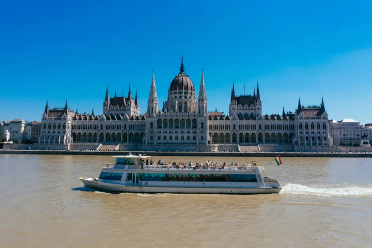 Danube River – Scenic Boat Rides & Adventure Sports (Central Hungary)3