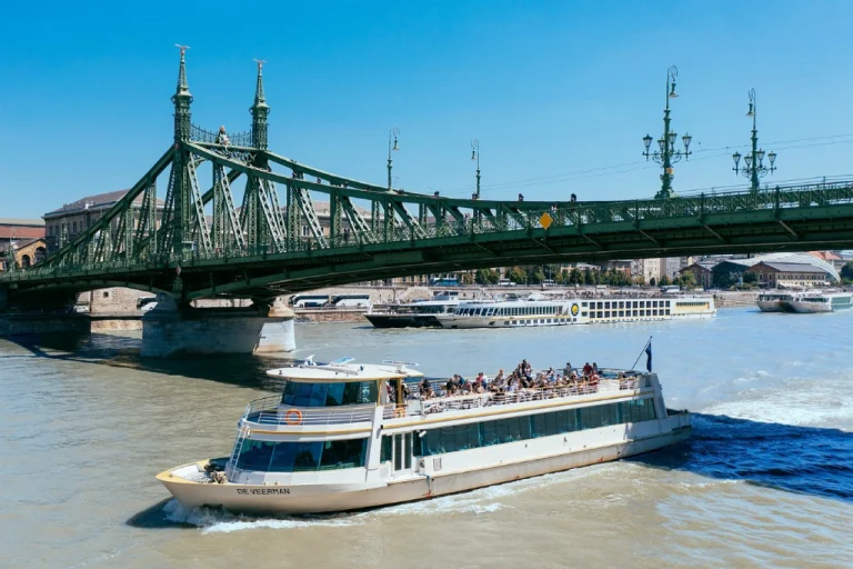Danube River – Scenic Boat Rides & Adventure Sports (Central Hungary)4