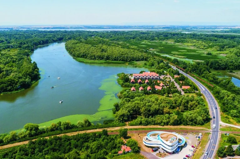 Tisza Lake Bike Trail – Cycling Through Nature & Birdwatching (Eastern Hungary)